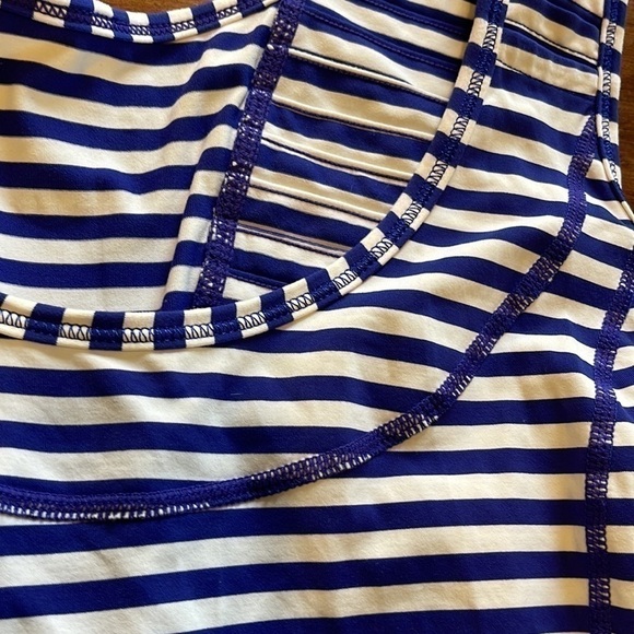 Lululemon women’s size 6 athletic tank top - Picture 3 of 9